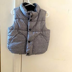 Gap puffer vest / boys size 18-24